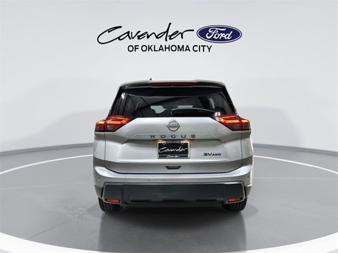 Used 2024 Nissan Rogue SV image 7