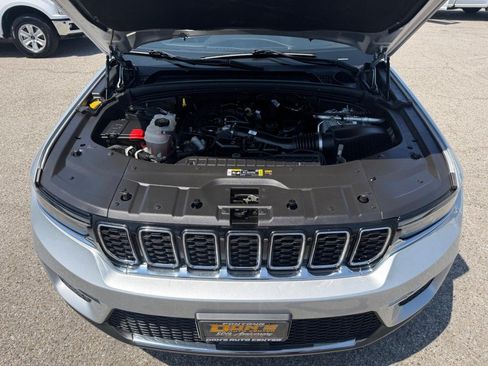 Used 2022 Jeep Grand Cherokee Limited AWD/4WD image 63