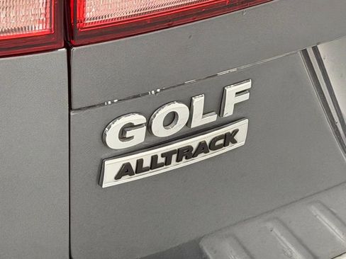 Used 2019 Volkswagen Golf Alltrack SE image 6