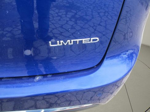 Used 2020 Chrysler Pacifica Limited image 12