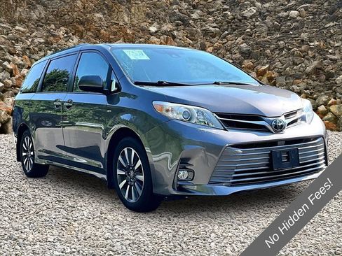 Used 2018 Toyota Sienna XLE Premium AWD/4WD image 10