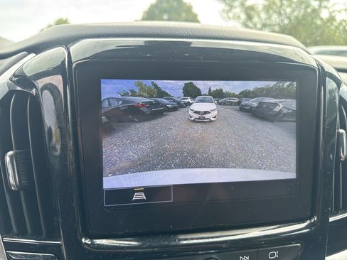Used 2023 Chevrolet Traverse LT AWD/4WD image 8