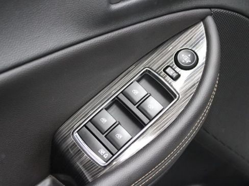 Used 2017 Chevrolet Impala LT FWD image 12