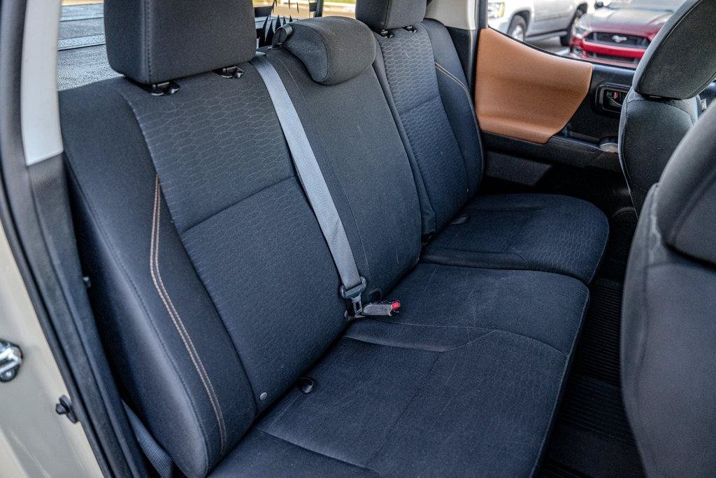 Used 2019 Toyota Tacoma SR5 AWD/4WD image 27