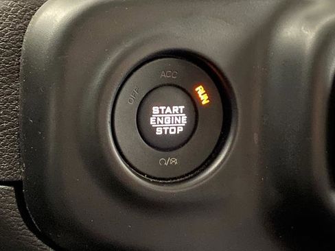Used 2022 Jeep Wrangler Unlimited Sahara w/ Cold Weather Group AWD/4WD image 44