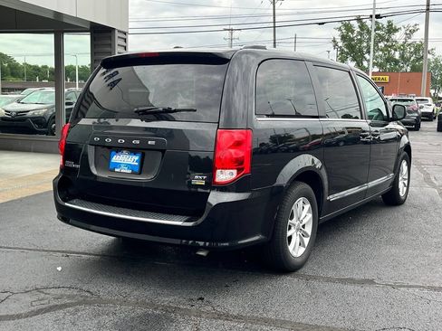 Used 2019 Dodge Grand Caravan SXT FWD image 4