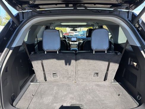 Used 2023 Ford Explorer XLT w/ Equipment Group 202A AWD/4WD image 23