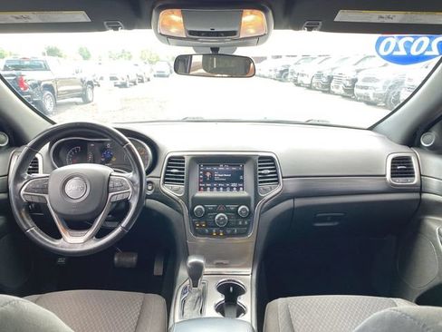 Used 2020 Jeep Grand Cherokee Laredo RWD image 19