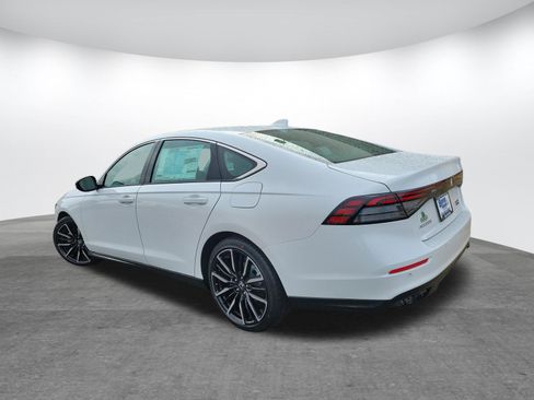 New 2026 Honda Accord Touring image 7