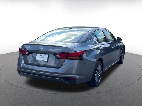 Used 2025 Nissan Altima 2.5 SV FWD image 14