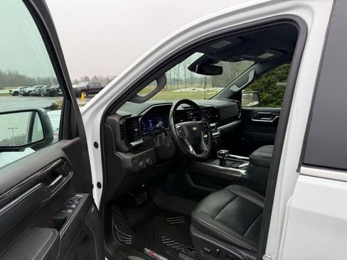 Used 2024 Chevrolet Silverado 1500 LTZ image 7