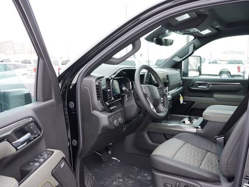 New 2026 Chevrolet Silverado 2500 ZR2 image 10