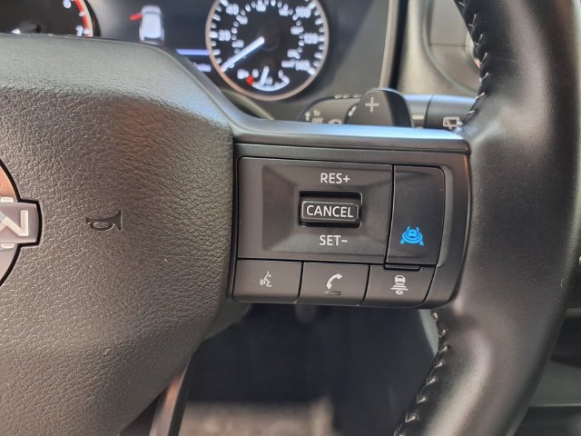 Used 2025 Nissan Rogue SV FWD image 9
