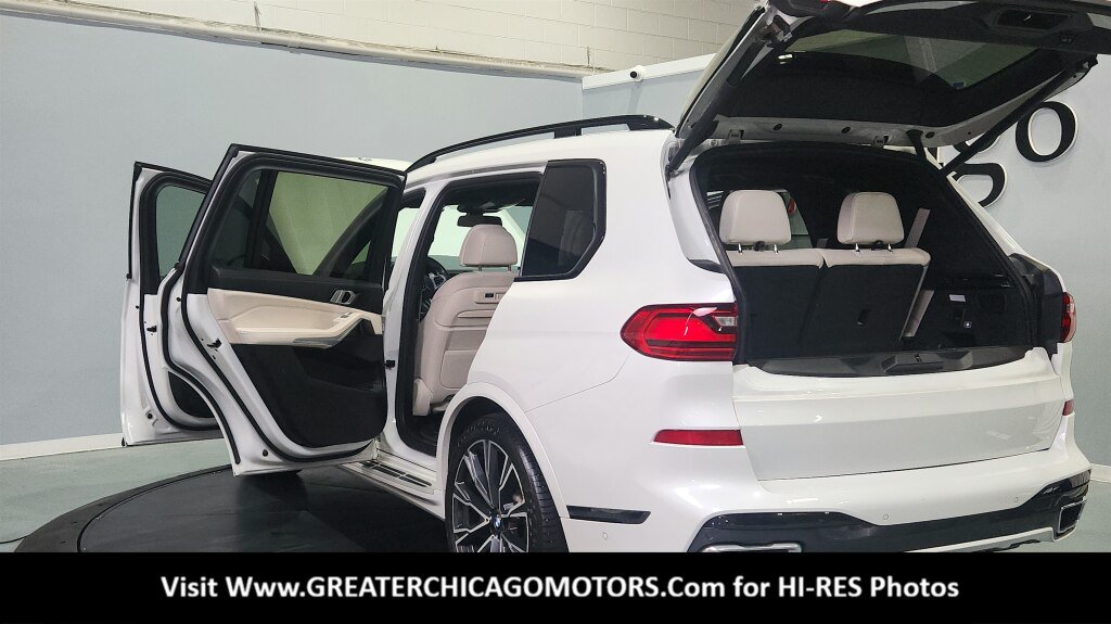 Used 2021 BMW X7 xDrive40i w/ M Sport Package AWD/4WD image 19