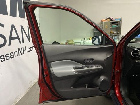 Certified 2024 Nissan Kicks SR w/ SR Premium Package FWD image 8