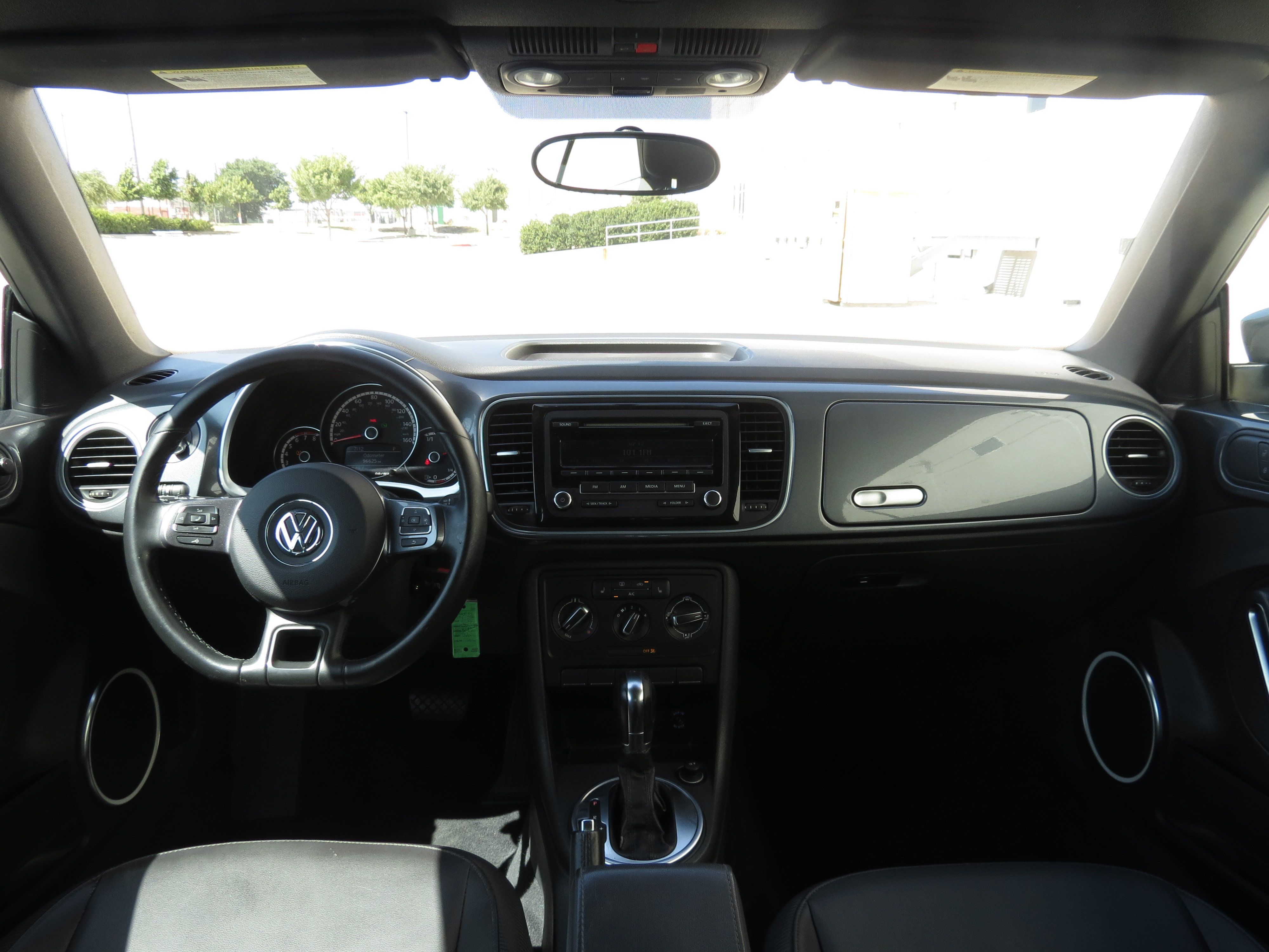 Used 2014 Volkswagen Beetle 1.8T FWD image 11