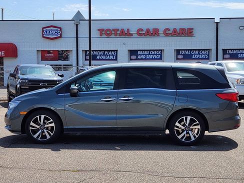 Used 2021 Honda Odyssey Touring image 2