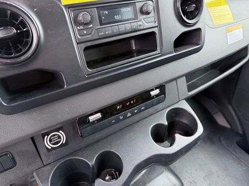 Used 2019 Mercedes-Benz Sprinter 170 image 11