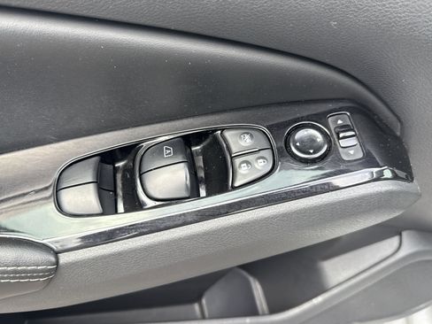 Used 2023 Nissan Altima 2.5 SV FWD image 17