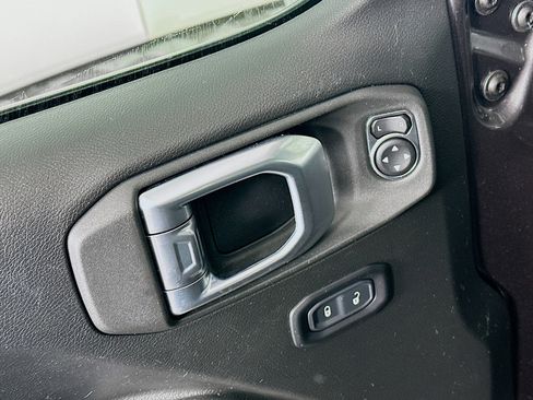 Used 2023 Jeep Wrangler Unlimited Sport AWD/4WD image 15
