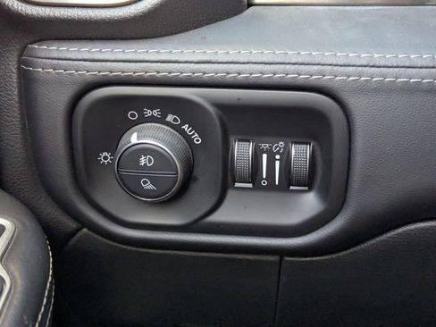 Used 2021 RAM 2500 Limited image 32