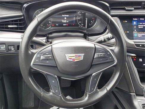 Certified 2022 Cadillac XT5 Luxury image 10