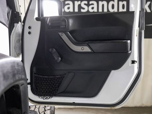 Used 2018 Jeep Wrangler Sport image 31