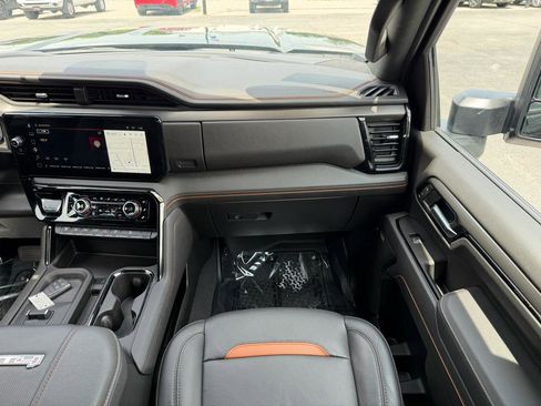 Used 2025 GMC Sierra 2500 AT4 AWD/4WD image 28