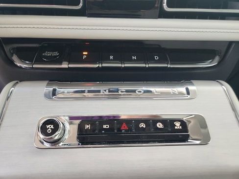 Used 2025 Lincoln Aviator Reserve w/ Equipment Group 201A AWD/4WD image 28