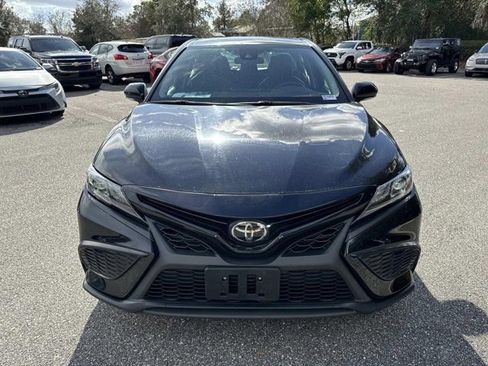 Used 2023 Toyota Camry SE image 6