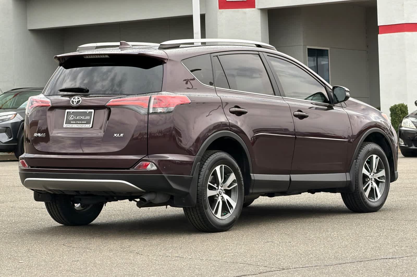 Used 2018 Toyota RAV4 XLE w/ Plus Extra Value Package FWD image 2