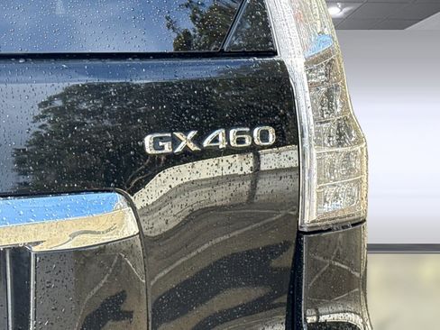 Used 2017 Lexus GX 460 Luxury w/ Preferred Accessory Package image 22