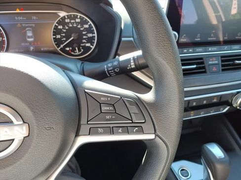 Used 2025 Nissan Altima 2.5 SV FWD image 20