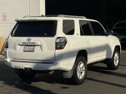 Used 2016 Toyota 4Runner SR5 w/ Convenience Package RWD image 5