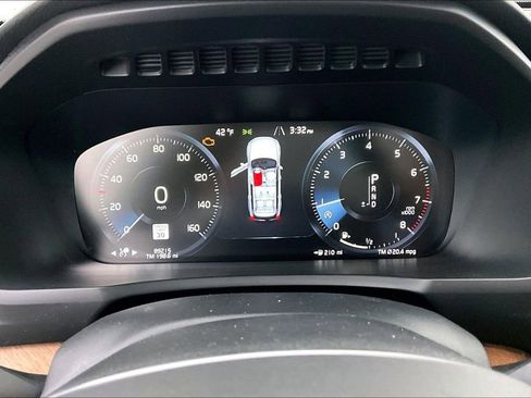 Used 2017 Volvo XC90 T6 Inscription w/ Vision Package image 28