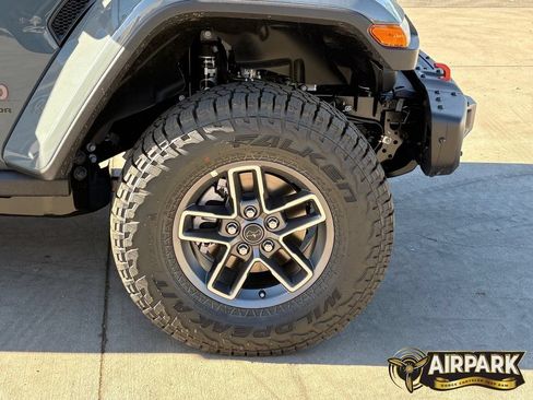 New 2026 Jeep Gladiator Mojave AWD/4WD image 9