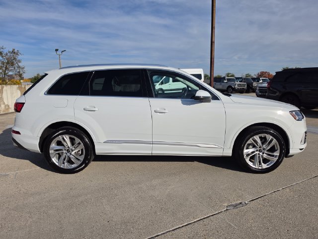 Used 2023 Audi Q7 3.0T Premium Plus w/ Premium Plus Package AWD/4WD image 4