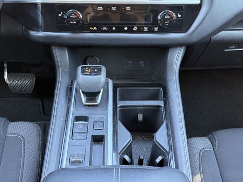 Certified 2024 Nissan Pathfinder SV w/ SV Premium Package FWD image 4