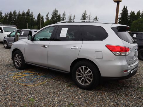 Used 2015 Nissan Pathfinder SV w/ Cargo Package AWD/4WD image 4