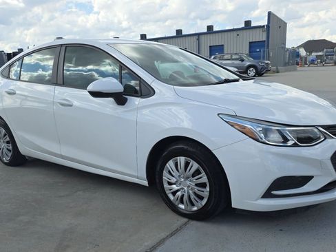 Used 2017 Chevrolet Cruze LS FWD image 36