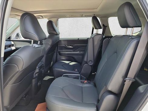 Used 2026 Toyota Grand Highlander FWD image 11