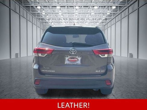 Used 2017 Toyota Highlander XLE AWD/4WD image 9