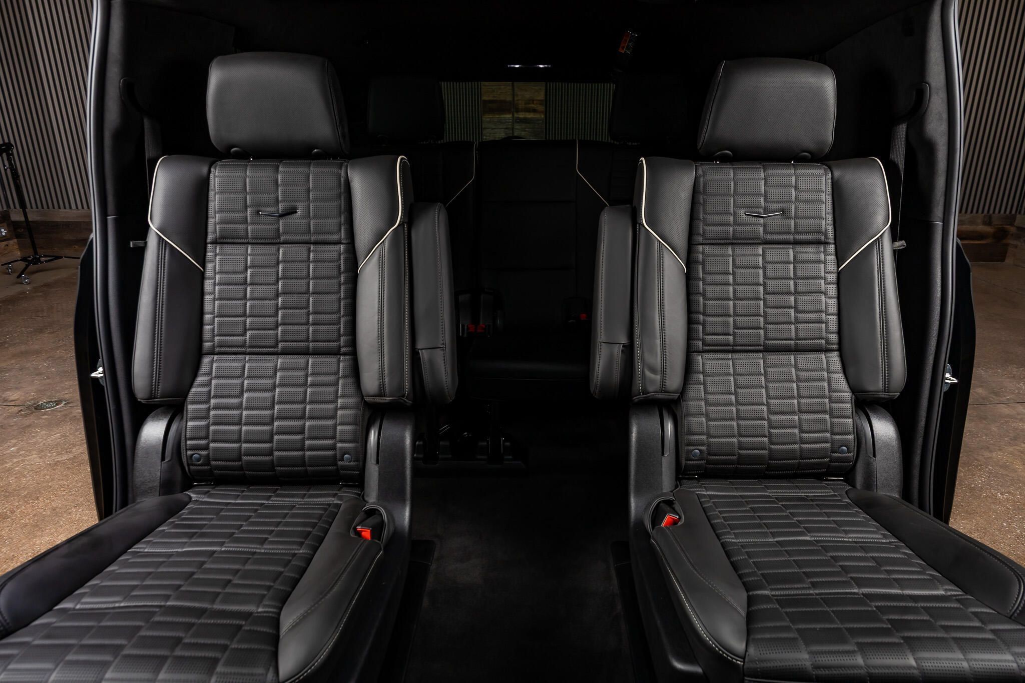 Used 2026 Cadillac Escalade ESV V w/ LPO, ONYX Package AWD/4WD image 33
