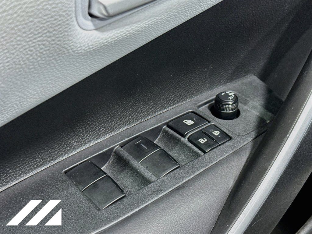 Used 2023 Toyota Corolla SE w/ Carpet Mat Package (TMS) FWD image 18