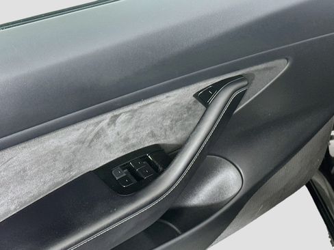 Used 2018 Tesla Model 3 Long Range RWD image 15