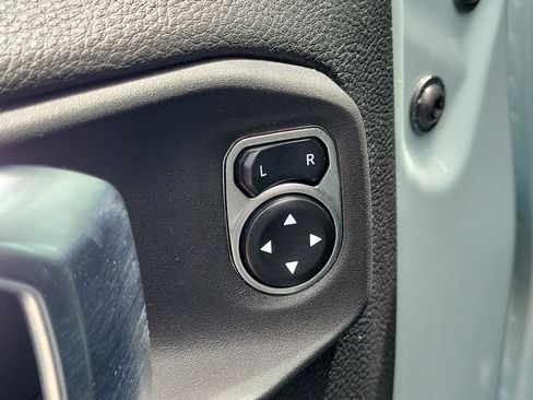 Used 2024 Jeep Wrangler Unlimited Sahara AWD/4WD image 18