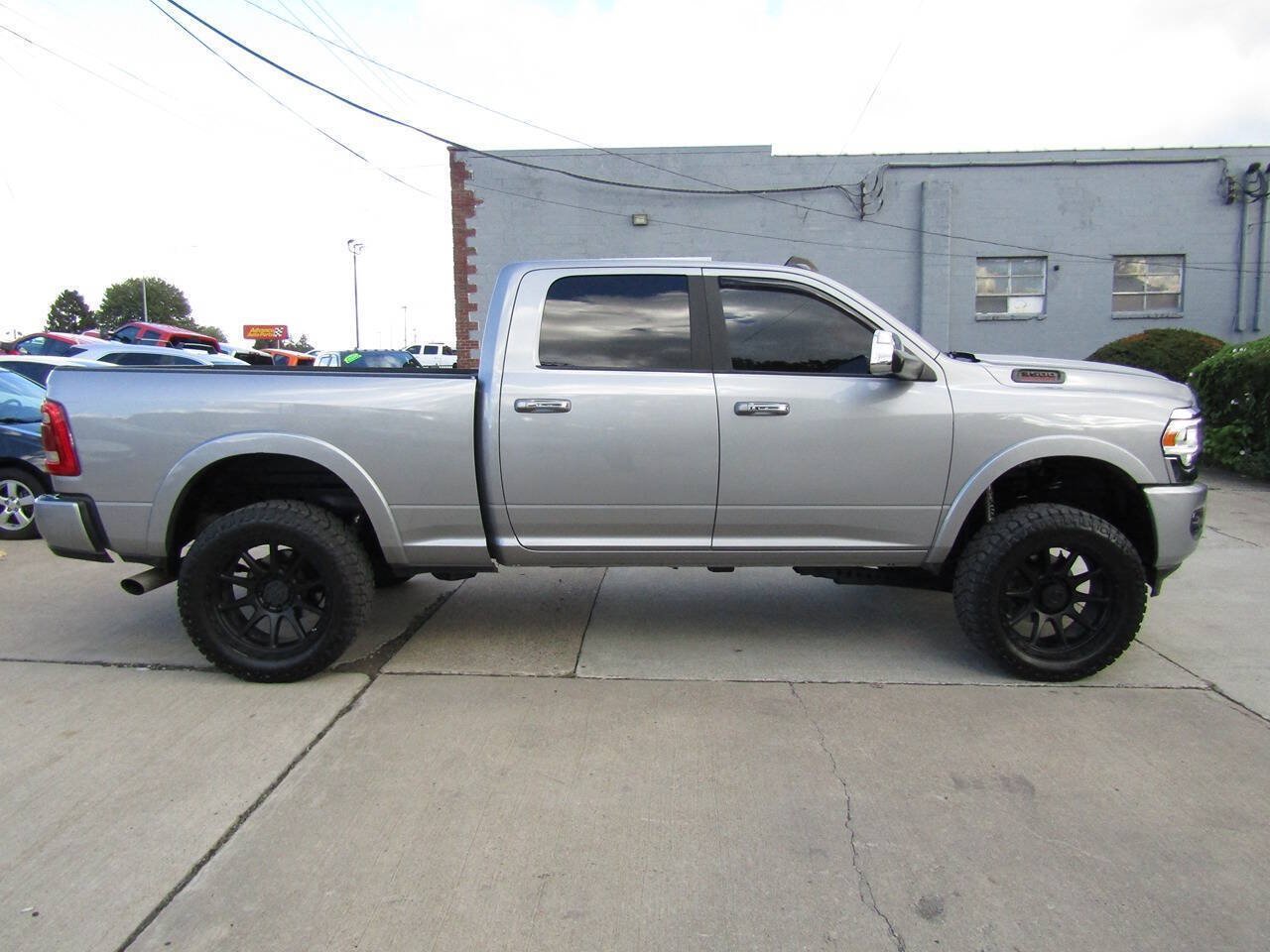 Used 2022 RAM 2500 Laramie w/ Body Color Bumper Group AWD/4WD image 5