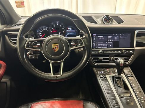 Used 2021 Porsche Macan AWD/4WD image 9
