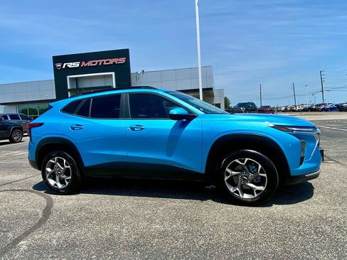 Used 2026 Chevrolet Trax LT w/ LT Convenience Package FWD image 15