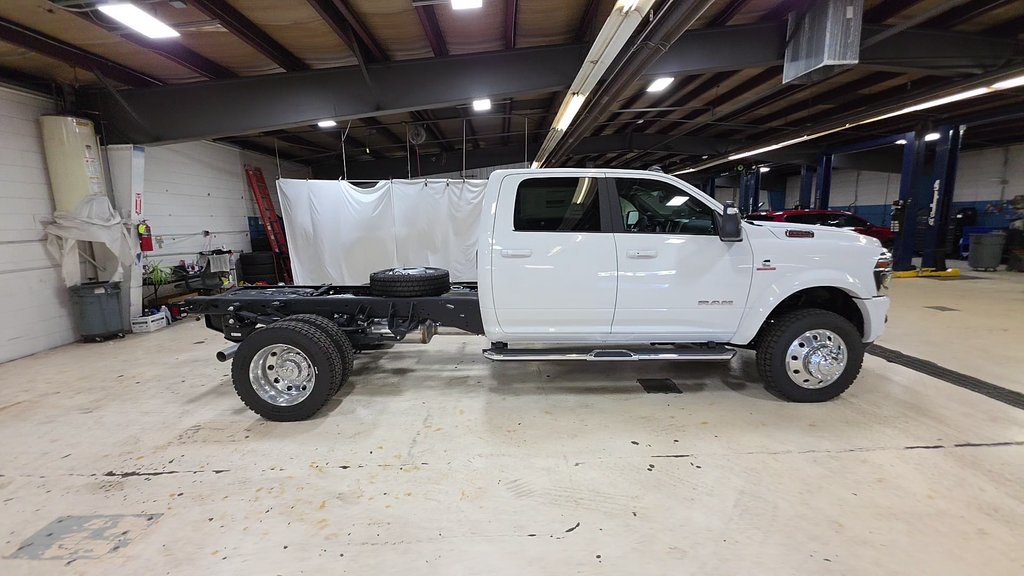New 2026 RAM 5500 4x4 Crew Cab w/ Laramie Trim Package image 4